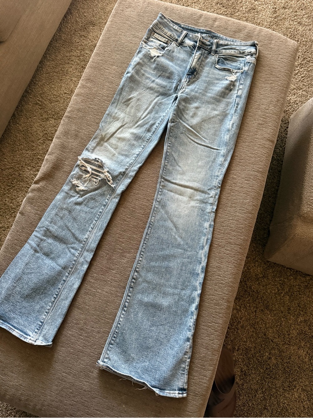 American Eagle Outfitters Light Blue Distressed Flare Jeans (8 Long)